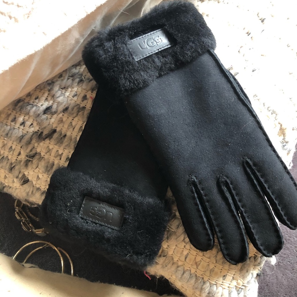 Ugg winter gloves